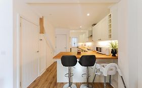 Hythe Townhouse Retreat